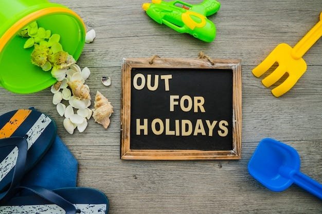 Free photo summer composition with decorative slate